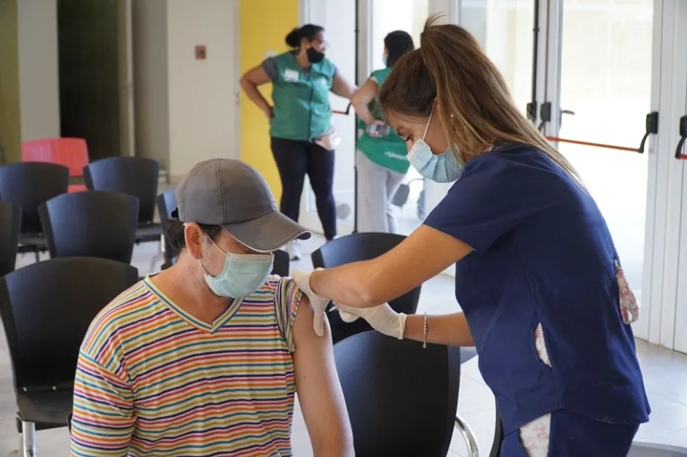 Coronavirus: el lunes comenzarán a aplicar segundas dosis de refuerzo