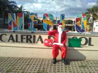 El Papá Noel de Merlo Solidario repartió juguetes a los más chicos