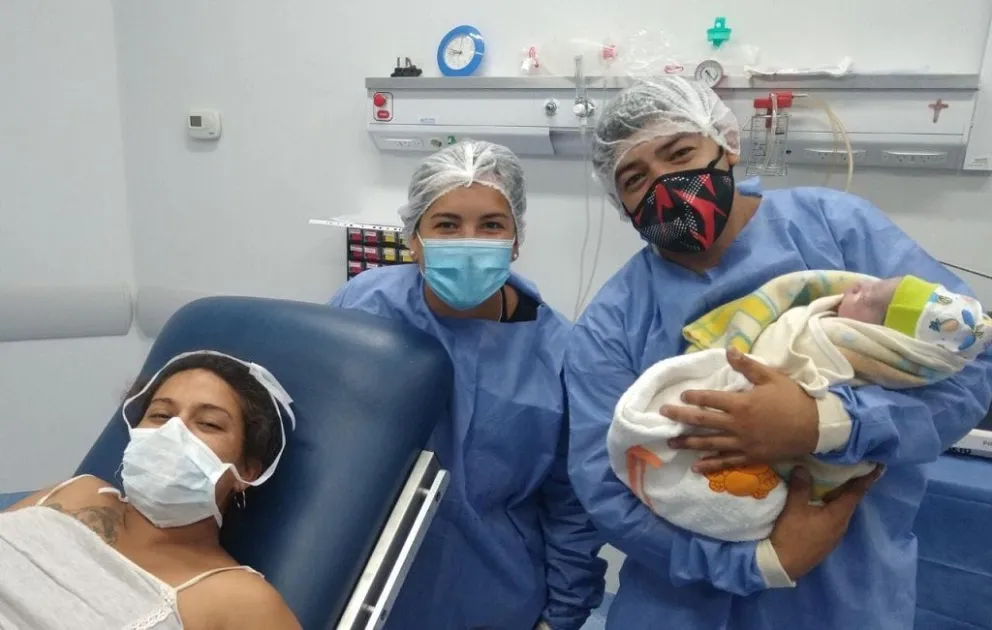 Bienvenido Aron: nació el primer bebé del 2022 en el Hospital “Madre Catalina Rodríguez”