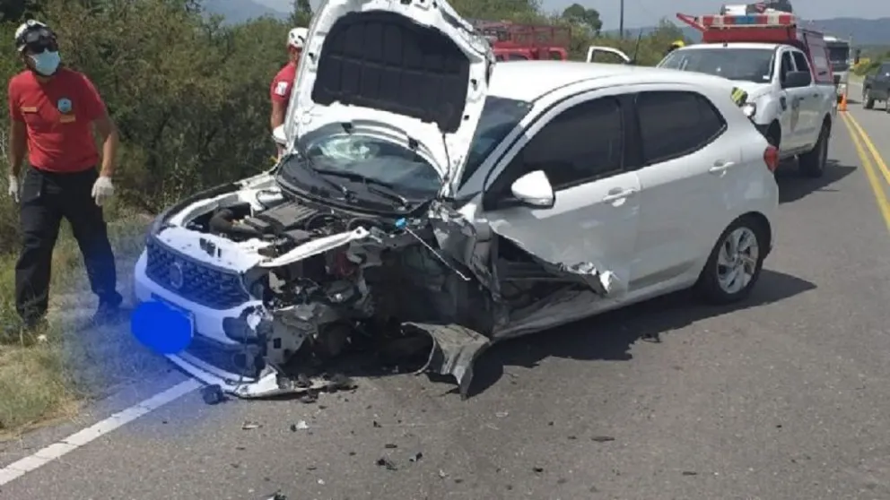 Choque frontal en el Camino de las Altas Cumbres