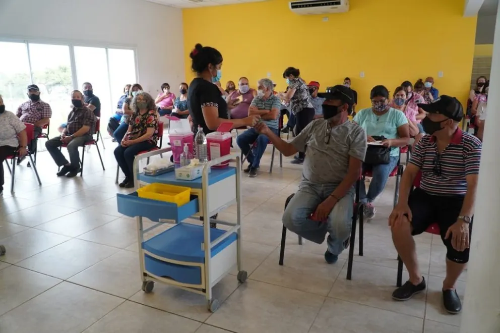 Más de 2300 personas fueron convocadas en un nuevo operativo de vacunación en el hospital "Madre Catalina"