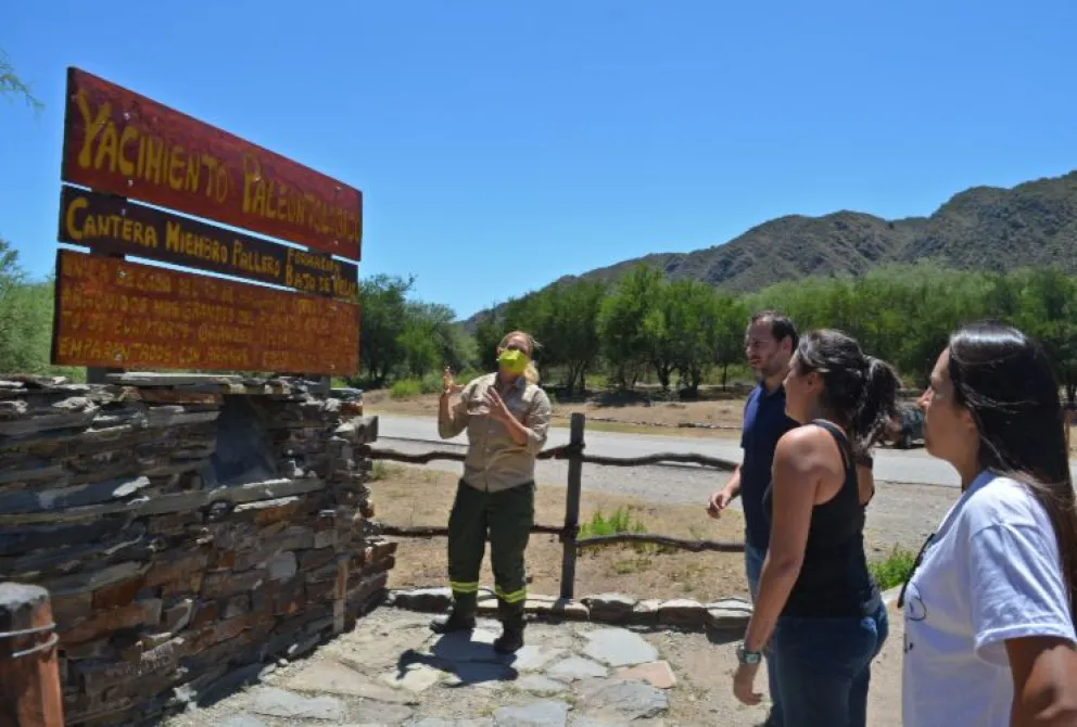 Fortalecimiento ambiental y turístico en el Área Natural Protegida “Bajo de Véliz”