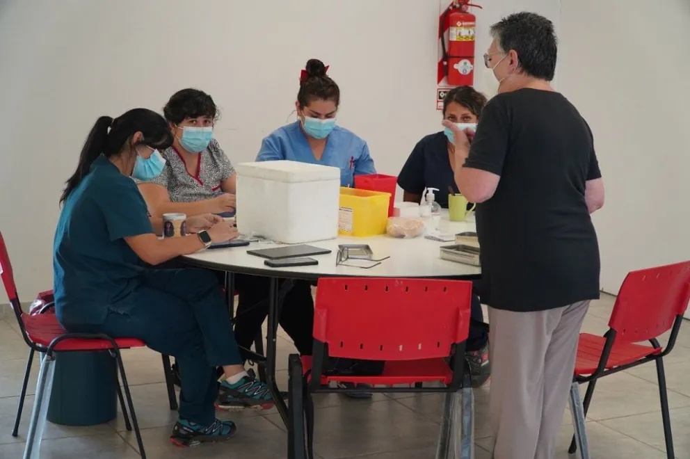 “Súper Noche de Vacunación” en el Hospital "Madre Catalina"