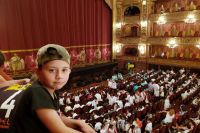 Más alumnos de parajes rumbo a conocer el Teatro Colón