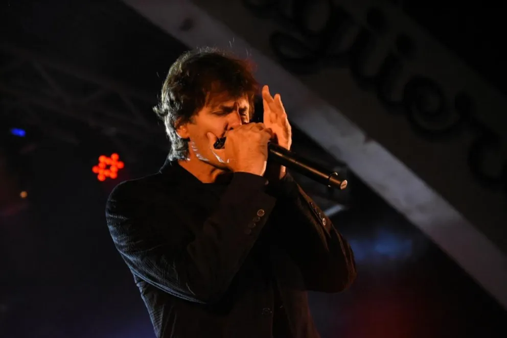 Villa de Merlo vibró al ritmo de Ciro y los Persas