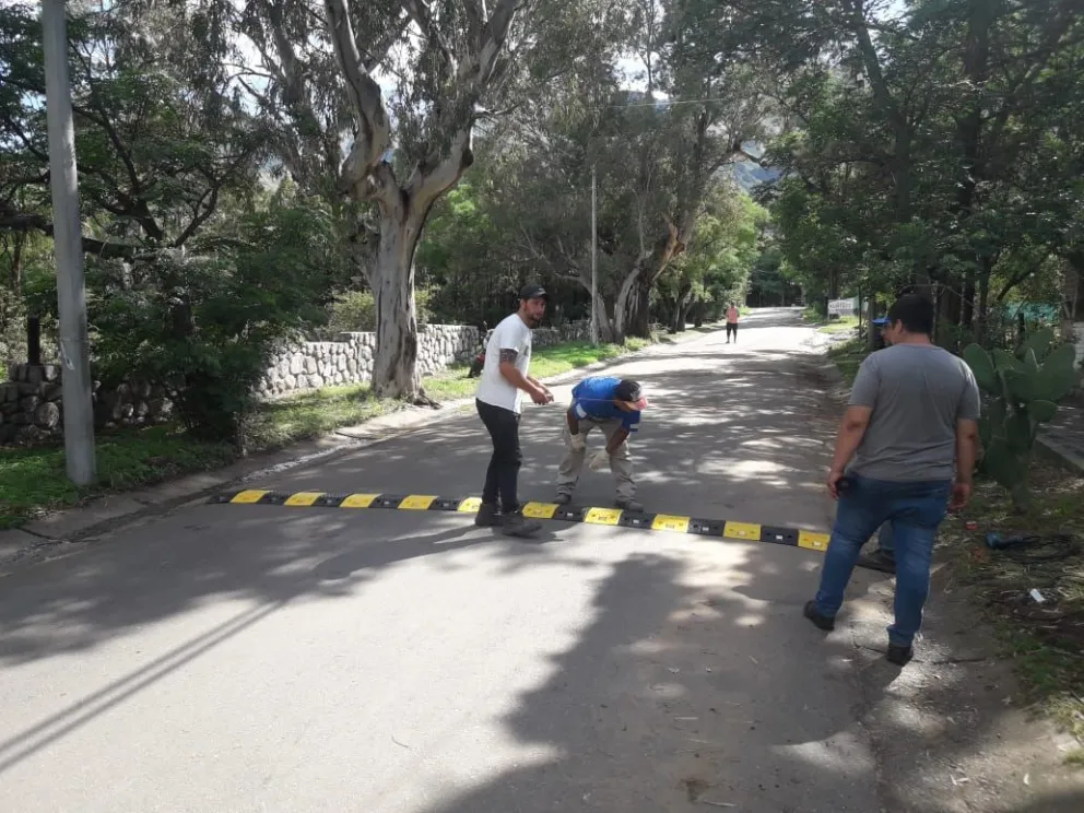 Instalaron cinco reductores de velocidad